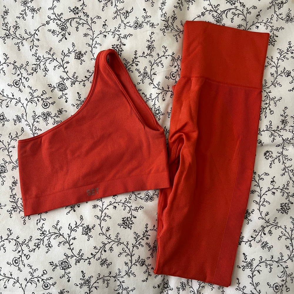 SET Active One-Shoulder Ribbed Leggings & Sports Bra Set in Red
